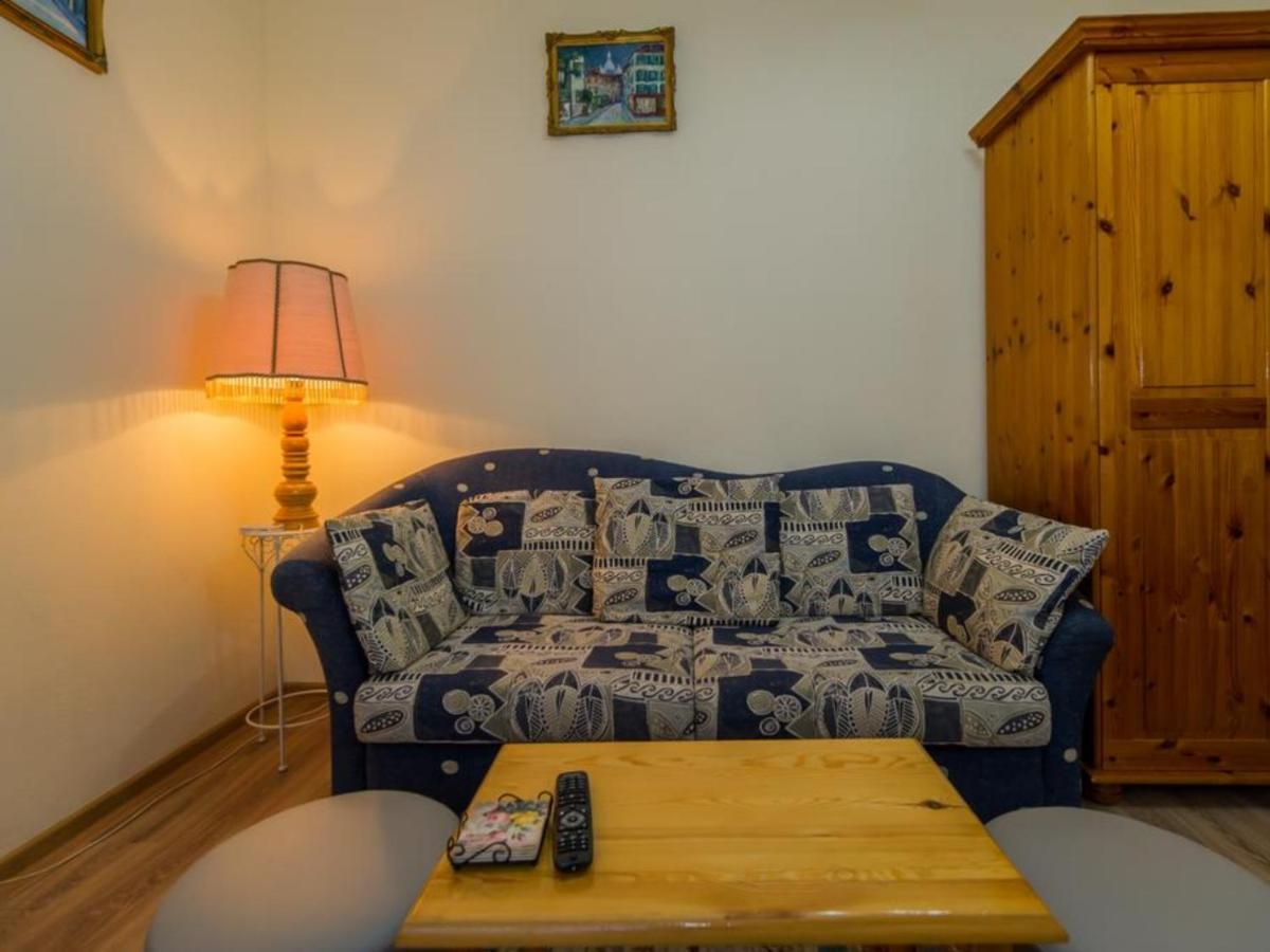 Apartment Carol Private Yard With Barbeque And Parking 시나이아 외부 사진