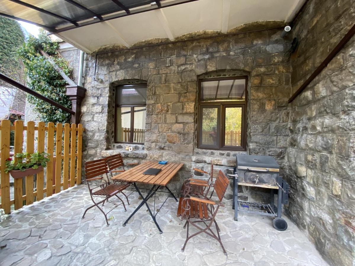 Apartment Carol Private Yard With Barbeque And Parking 시나이아 외부 사진